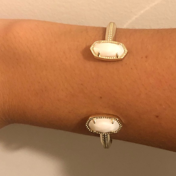 Kendra Scott gold cuff white bracelet - Picture 3 of 7
